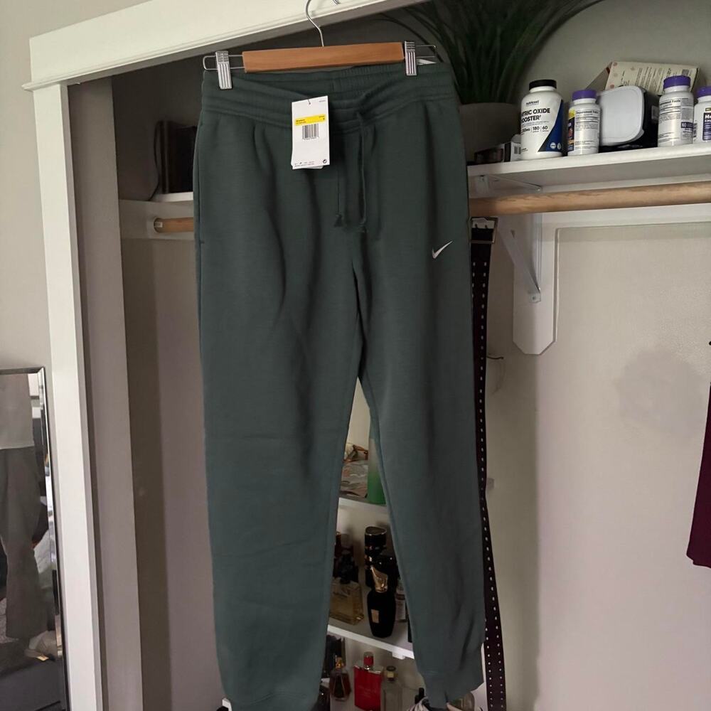 Nike green sweatpants size s